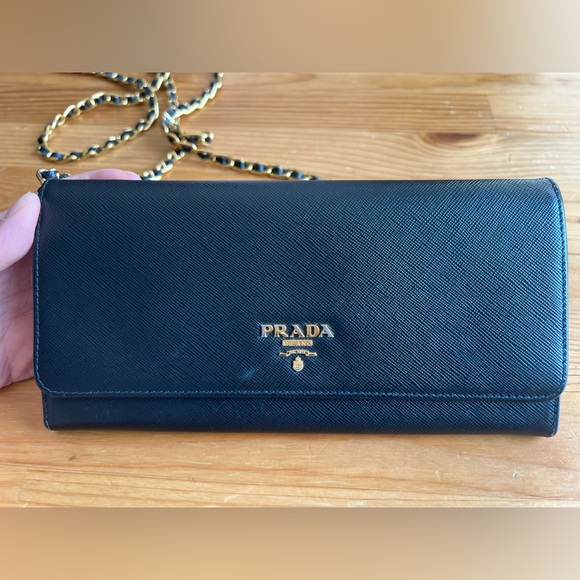 Prada wallet on chain - Picture 1 of 5